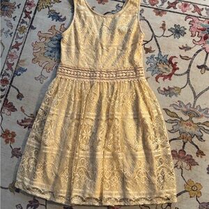Forever 21 Lace Sleeveless Dress in Cream